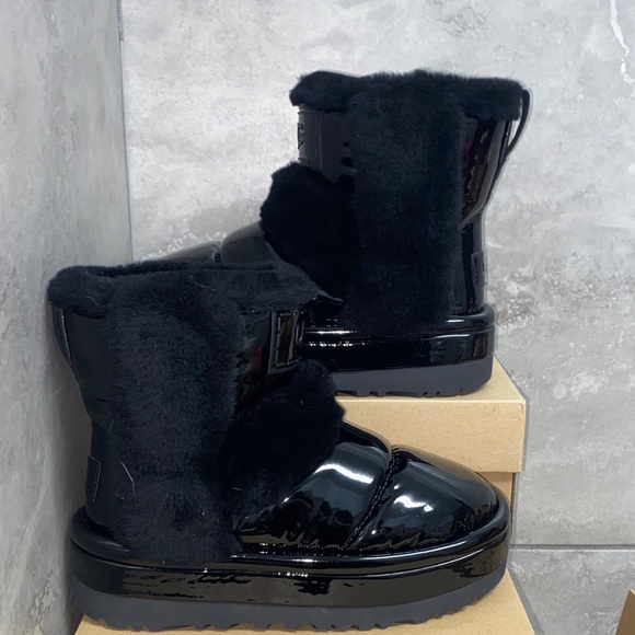 UGG Shoes - UGG CLASSIC CHILLAPEAK